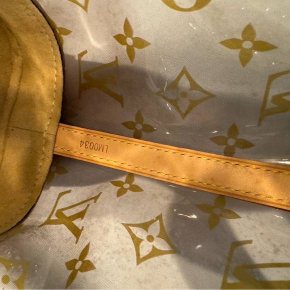 Authentic Louis Vuitton Canvas Amber bag - Picture 8 of 15